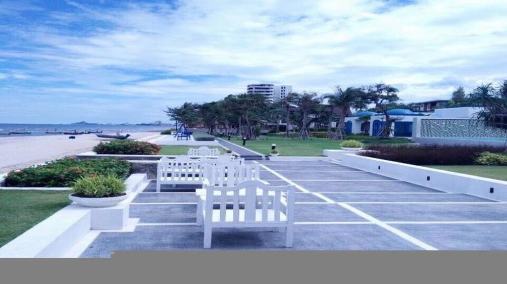 The Crest Santora Hua Hin Apartment Exterior photo